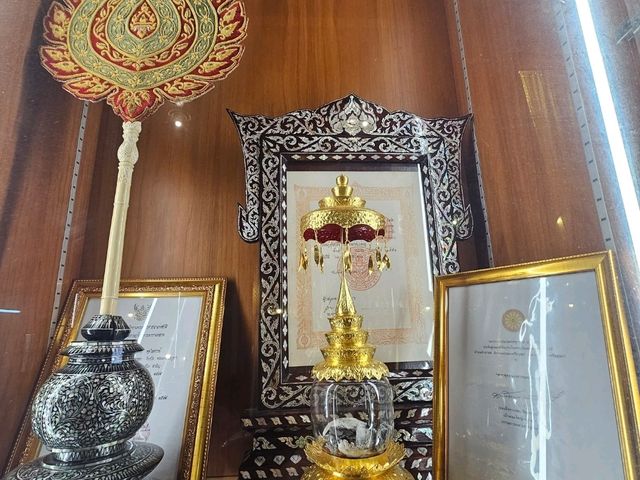 เที่ยววัดพุทไธสวรรย์ กราบหลวงปู่หวล เกจิดัง