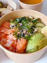三文魚控尖叫！Poking高蛋白Salmon Bowl超滿足！  