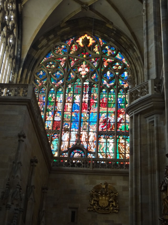 圧倒的スケールと光の芸術！聖ヴィート大聖堂で心ふるえた…⛪️✨🌈