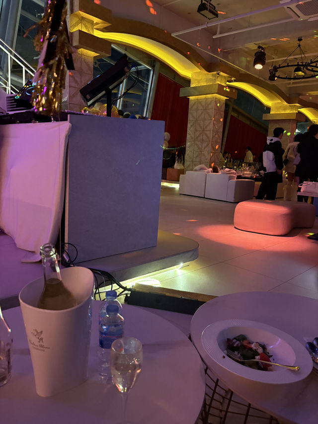 【韓国・ソウル🇰🇷】チョンダムの美男美女大集合なラウンジバー🍾