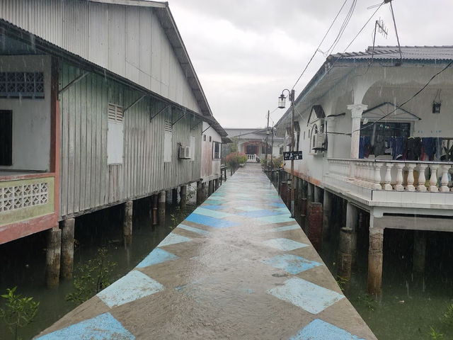 Kukup Laut: Where Stilt Houses, Seafood Feasts & Sunset Karaoke Collide🦀🎤