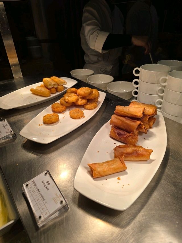 🌟 深圳好日子皇冠假日酒店自助早餐：福田CBD的味蕾派對！🍊🥣