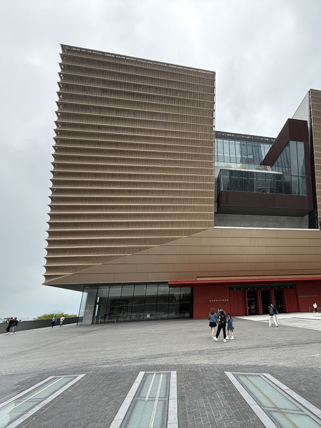 Experience The Treasures Of the Forbidden City at The Hong Kong Palace Museum 🖼️ 🏰 
