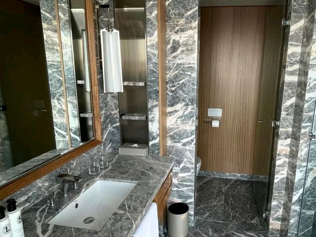 🏙️ Sky-High Luxury at Its Finest – SIGNIEL SEOUL🌟