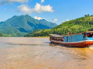 🌅🌊 NONG KHAI WEEKEND ESCAPE: Mekong Magic & Sculpture Parks!