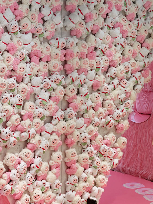 A Whimsical Spring Escape at The Yangtze Boutique Shanghai 🌆