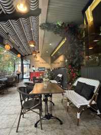 Vincent Cafe คาเฟ่ชิคๆ ในโรงแรม Town in Town