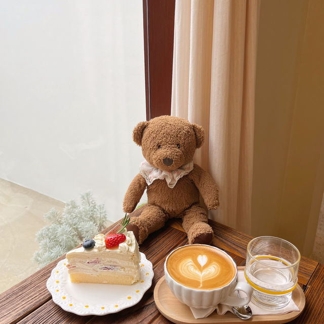 คาเฟ่นครปฐมที่เค้กอร่อยมาก 🪟🍰