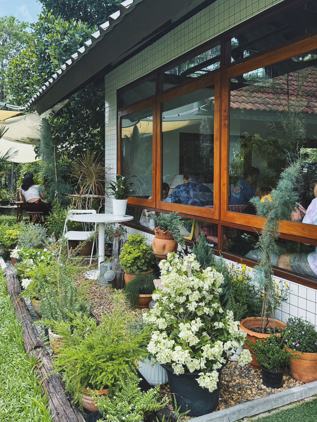 คาเฟ่เปิดใหม่สไตล์โฮมมี่ย่านศรีราชา