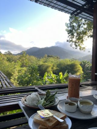 Peace, Peaks & Pure Vibes – Kachong Hill Escape