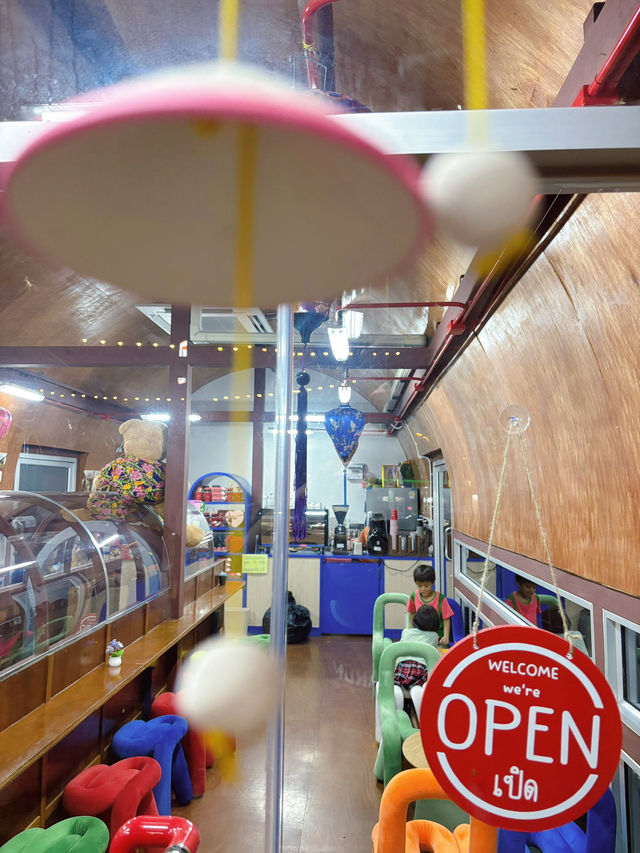 BOOBUN ขนมปังร้านอร่อย ที่แปดริ้ว 