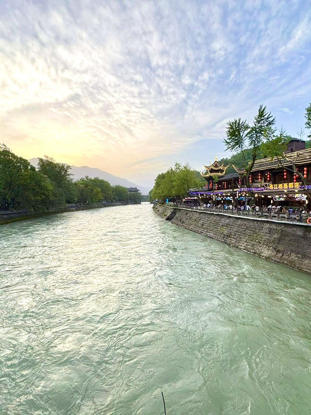 marvel of living history in Dujiangyan.
