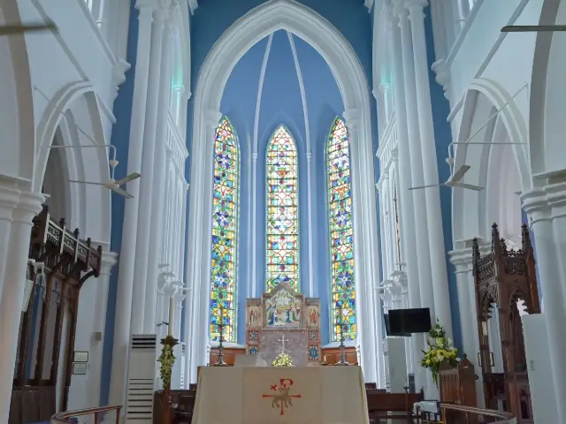 Singapore’s White Romance at the Cathedral of the Good Shepherd ✨⛪️