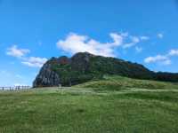 Seongsan Ilchulbong – Chasing the Sunrise at Jeju’s Crown Jewel