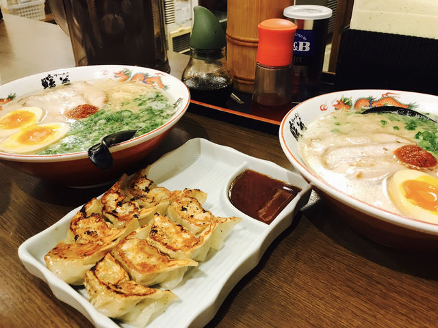 겉바속촉 교자+진한 돈코츠, 단보라멘 완벽조합 