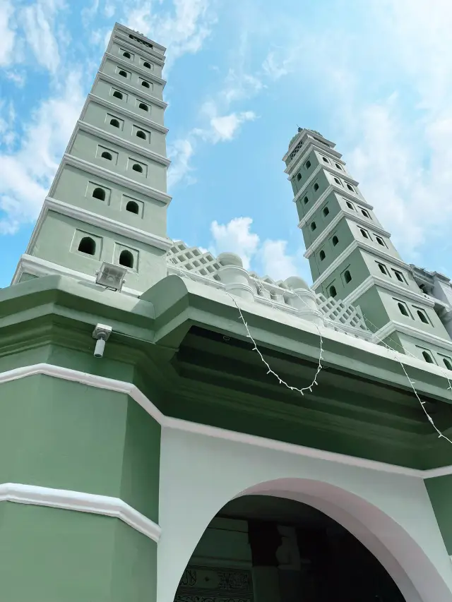 Masjid Jamae (Chulia) in Chinatown Singapore: A Must-Visit Heritage Mosque This Summer