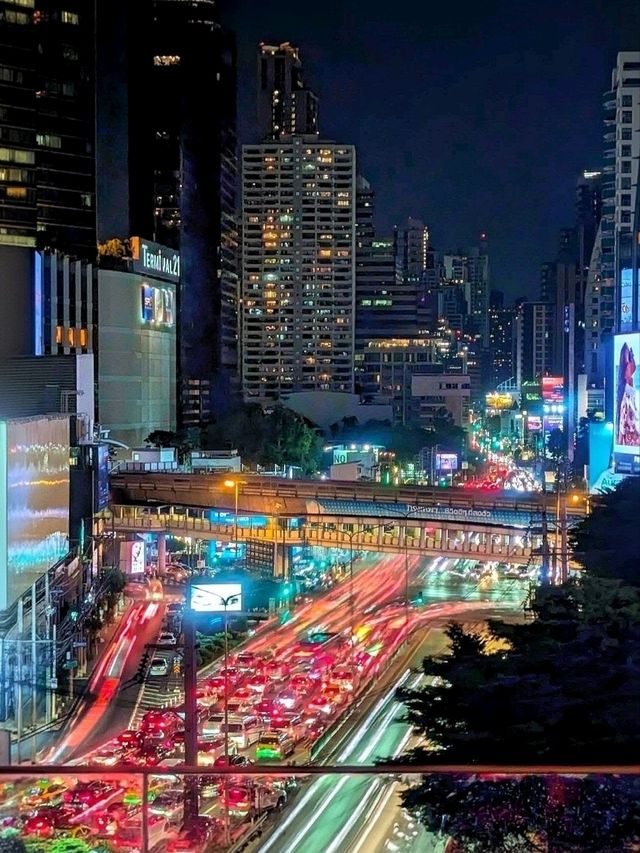 Chic, Stylish & Super Convenient – A Perfect Bangkok Stay!