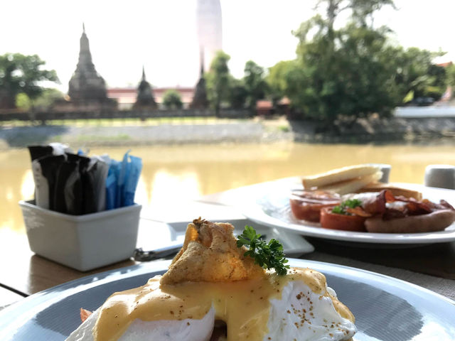 Sala Ayutthaya นอนชมวิววัด กลางสายฝน