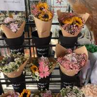 🌸 เดินเล่นจากปากคลองตลาด—เส้นทางชิลล์ในย่านพระนคร