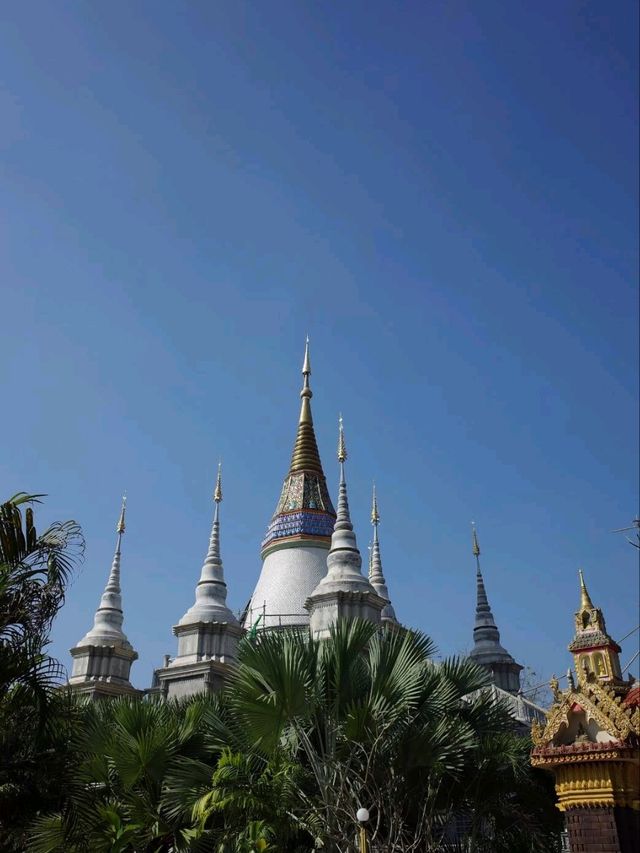 วัดสันตินิคมสันป่าสัก – ทัวร์นรกสวรรค์ที่ห้ามพลาด