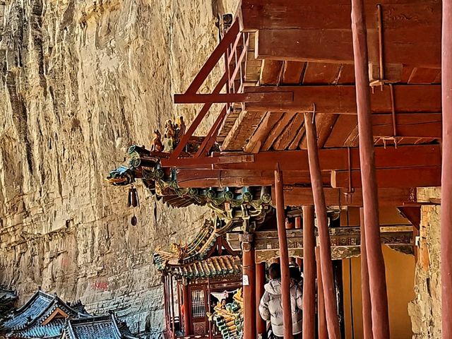 วัดแขวนเหิงซาน หรือ วัดซวนคง (Xuankong Temple)