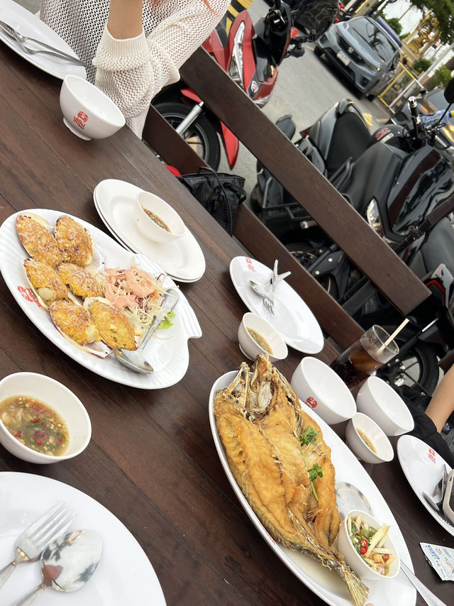 ปูเป็นนน พัทยาาา 🦀🦀🦀