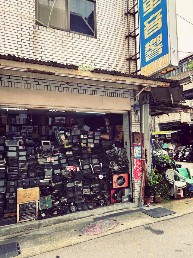 週末午後台北中山・赤峰街散步，老店吃挫冰🍧
