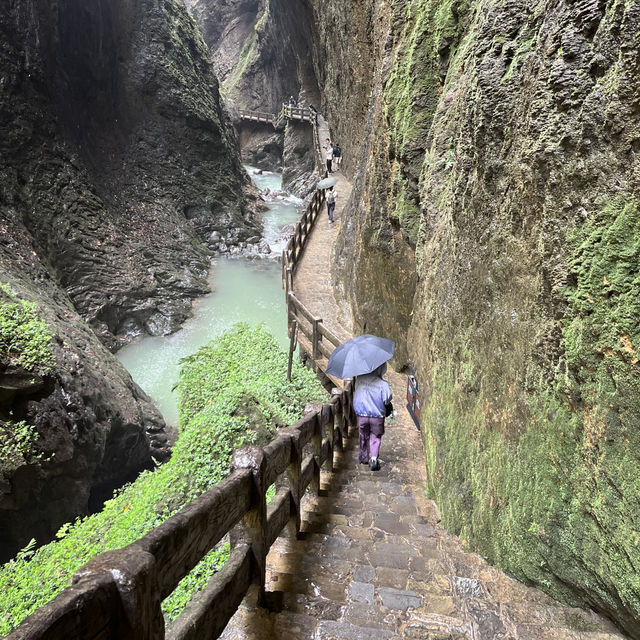 รีวิวสถานที่: 龙水峡地缝 (Longshuixia Gorge)