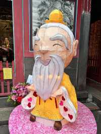 หนึ่งในวัดที่เก่าแก่ที่สุดของไต้หวัน (Taiwan) 