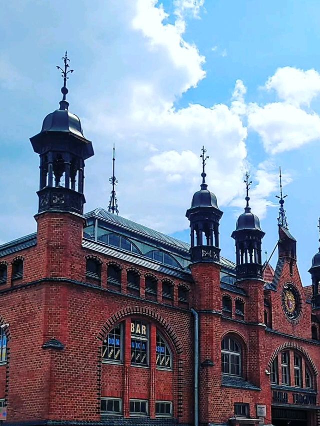 🇵🇱✨ Gdańsk: Poland’s Coastal Gem on a Shoestring Budget! ✨🇵🇱