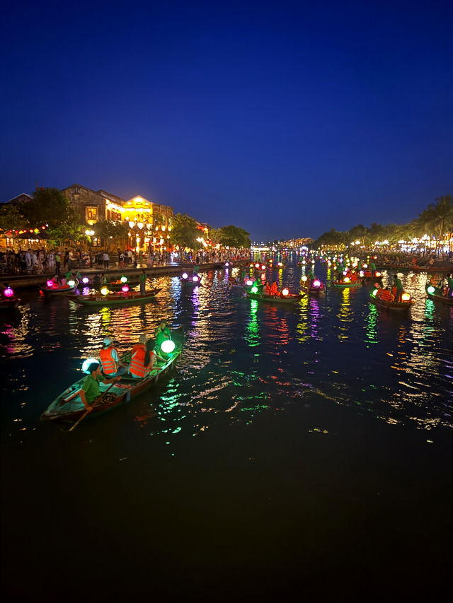 เดินเล่นในเมืองเก่าฮอยอัน