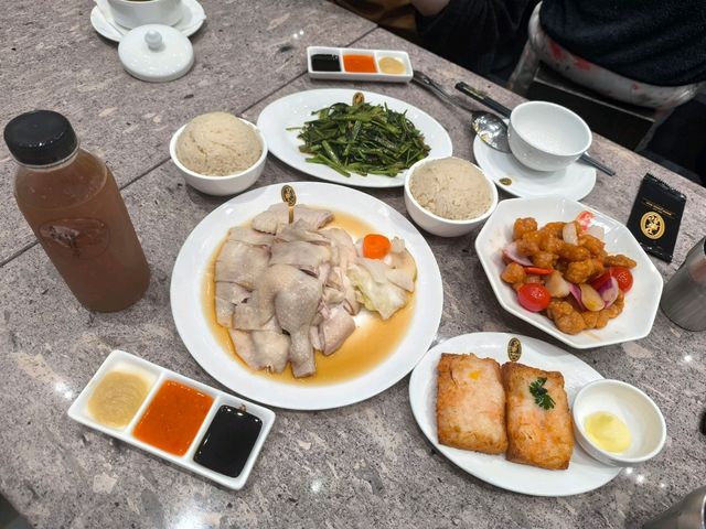 新加坡人氣海南雞飯終於殺到入香港