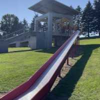 無料で楽しい‼️ながーーーい遊水路ある水遊びＯＫ公園
