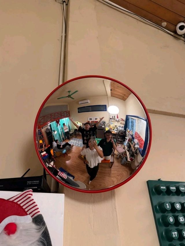 Trapart Room