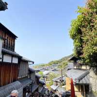 🍵⛩️🏮 Strolling Through Ninenzaka & Sannenzaka – Kyoto’s Timeless Slopes