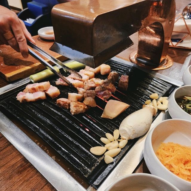 首爾新設洞站🐽好吃燒肉🐽方便 好吃 精緻