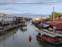 ตลาดน้ำอัมพวา ยามเช้า