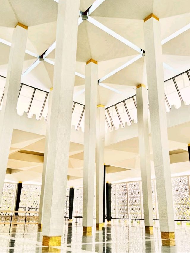 National Mosque of Malaysia – A Peaceful Cultural Landmark in Kuala Lumpur