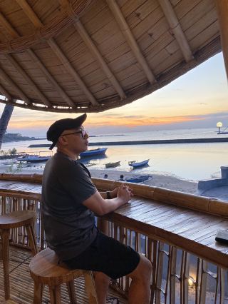 Sunset in East Nusa Tenggara, Eastern of Indonesia, never failed to amaze anyone who wish have the beautiful rituals at the end of the day. During my trip I visited crystal cave, Laisana Beach, the Harbor front, and other tourist spots. Spend at least 4 days 3 nights to explore more tourist spots outside the city. The authentic food of this city is Se’i Sapi (Smoked Beef) which can treat our tongue nicely.