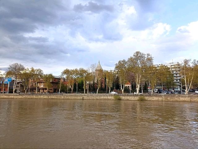 City Strolls and Chill Vibes at Rike Park