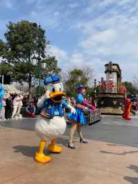 Big Fun for Little Feet: The Ultimate Shanghai Disneyland Guide for Kids