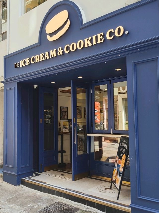 極邪惡 🍪曲奇雪糕三文治🍨