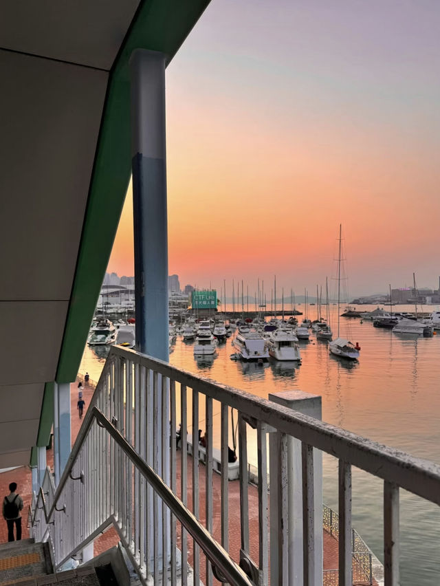 🌅Victoria Harbour – Golden Skies at Dusk