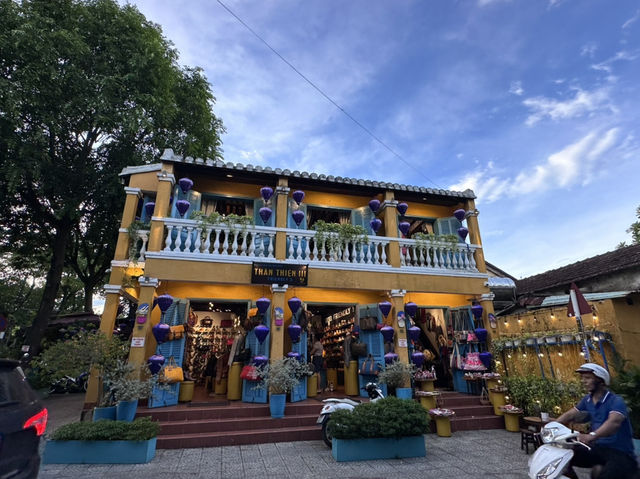 Hoi An – A Gentle Evening Magic Hoi An – A Gentle Evening Magic