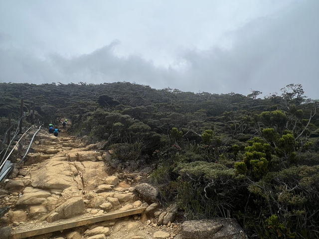 🌄 登上KK山的絕美旅程！