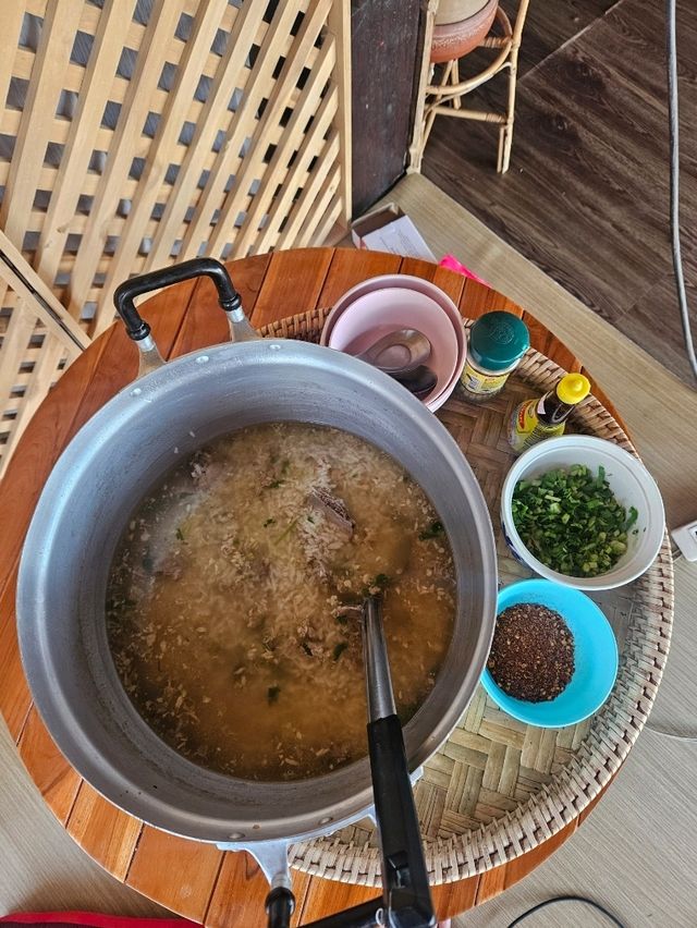ไร่พลแหลม 180 องศาที่พักวิวโค้งงามหลังพระธาตุปูแจ