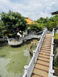 Meet the Small Guardians of Kek Lok Si 