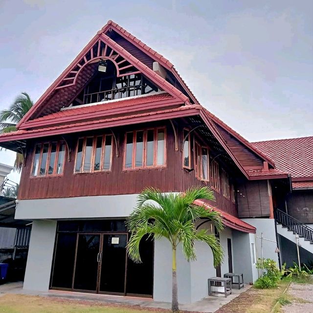 หาดส่วนตัวที่ Coral🪸 Hotel Bangsaphan