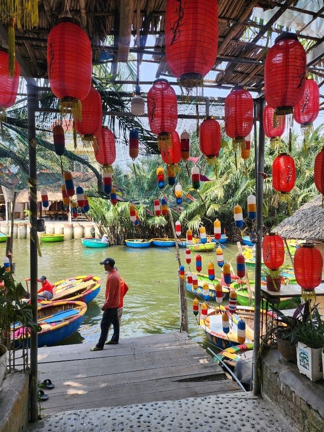 【ホイアン🇻🇳ベトナム】ココナッツボートで川下り🥥