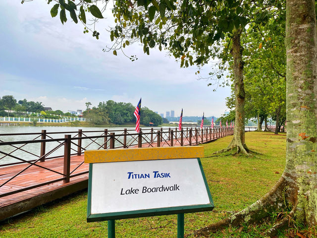 Lake Broadwalk Taman Botani Putrajaya – A Scenic Escape in the Heart of Nature